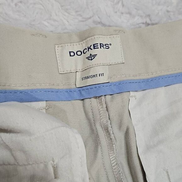 Dockers Khaki Straight Fit Men's 36 x 29 Pants - Picture 3 of 6